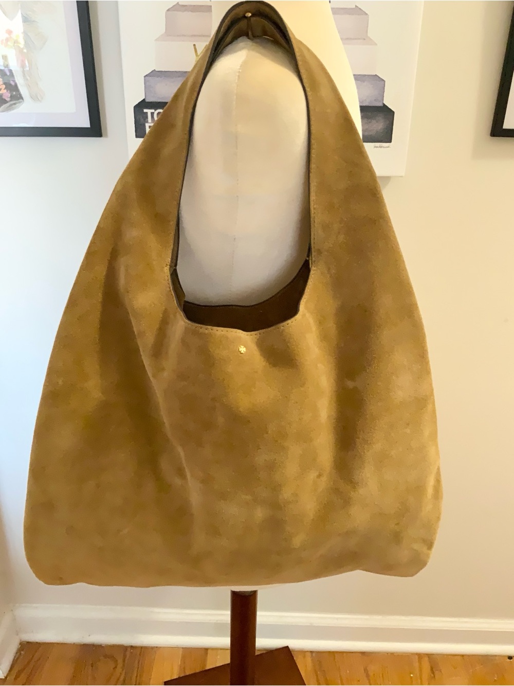 TORY BURCH SLOUCH SUEDE SHOULDER BAG IN CAMEL SUEDE - Picture 3 of 11